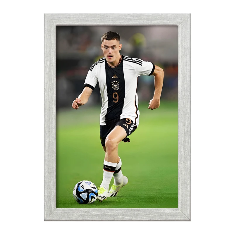 تابلو خندالو طرح فلوریان ویرتز (Florian Wirtz) کد F14333