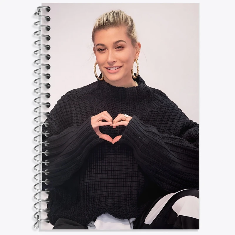 دفتر زبان 50 برگ خندالو مدل سه خط طرح هیلی بیبر (Hailey Bieber) کد F10188