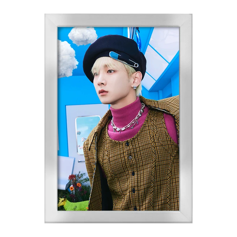 تابلو خندالو طرح کی گروه شاینی Shinee  کد 21337