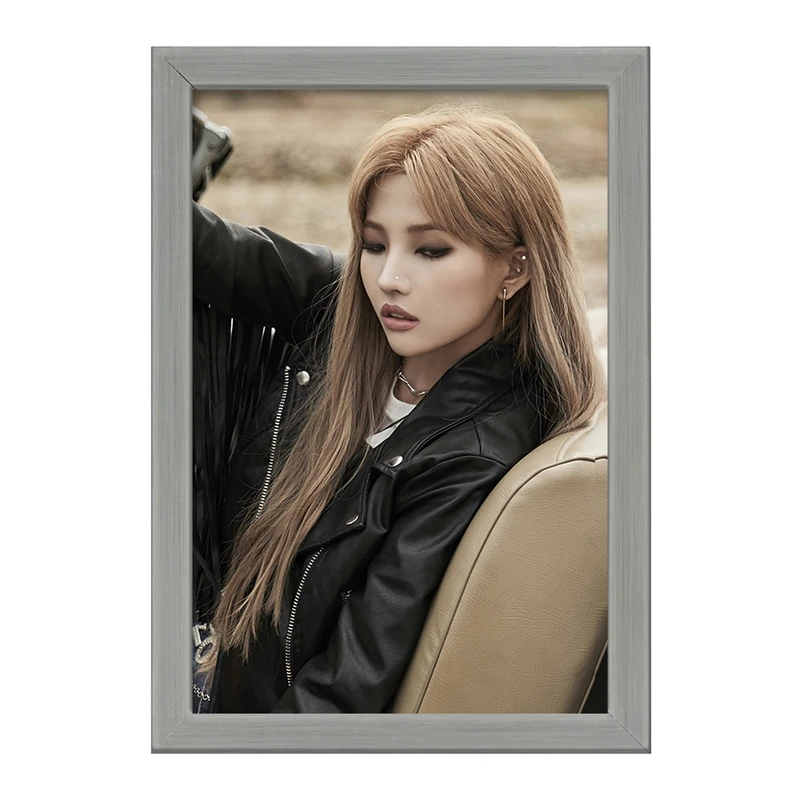 تابلو خندالو طرح سویون گروه جی آیدل GIdle  کد 19575