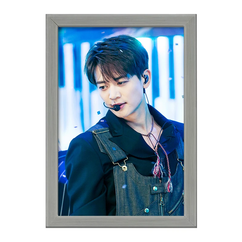 تابلو خندالو طرح مینهو گروه شاینی Shinee  کد 21341