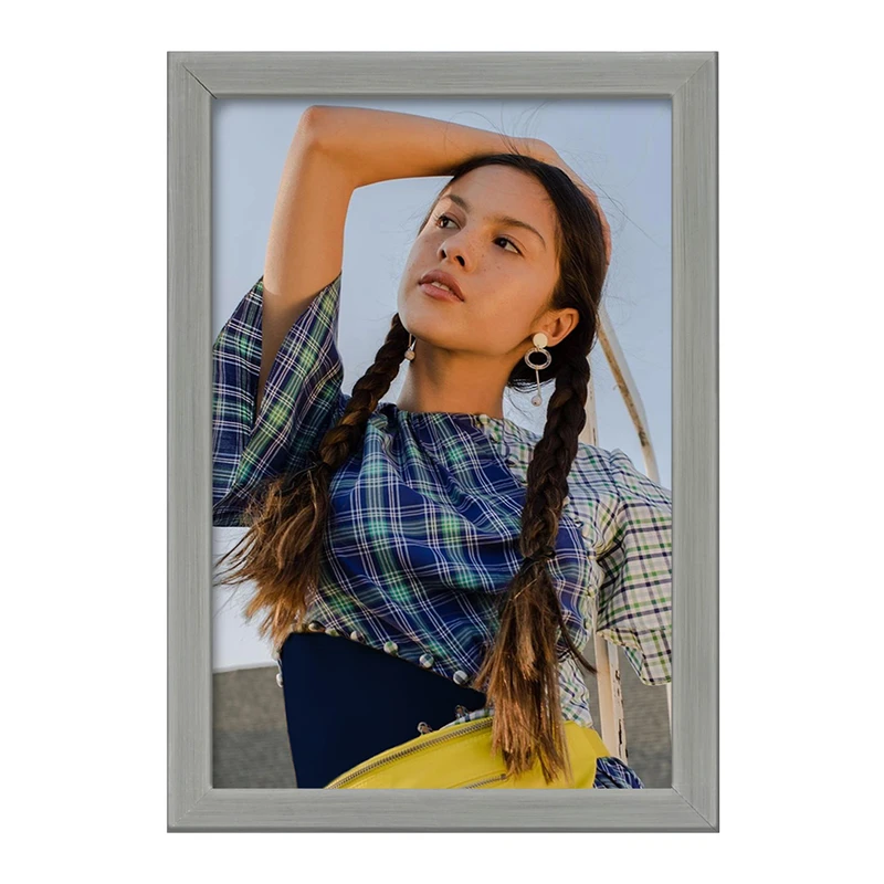 تابلو خندالو طرح اولیویا رودریگو Olivia Rodrigo  کد 19260