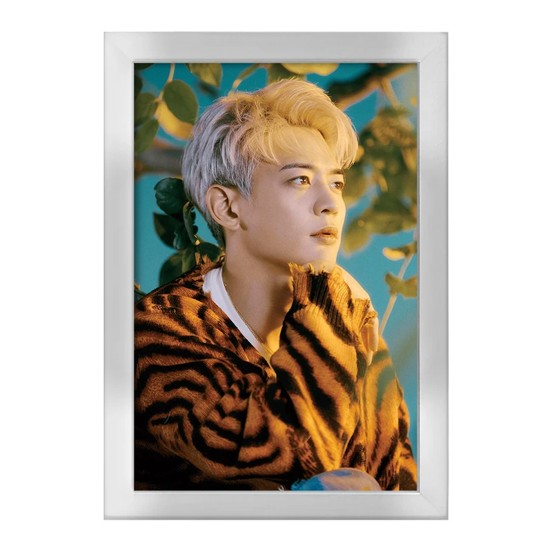 تابلو خندالو طرح مینهو گروه شاینی Shinee  کد 21349