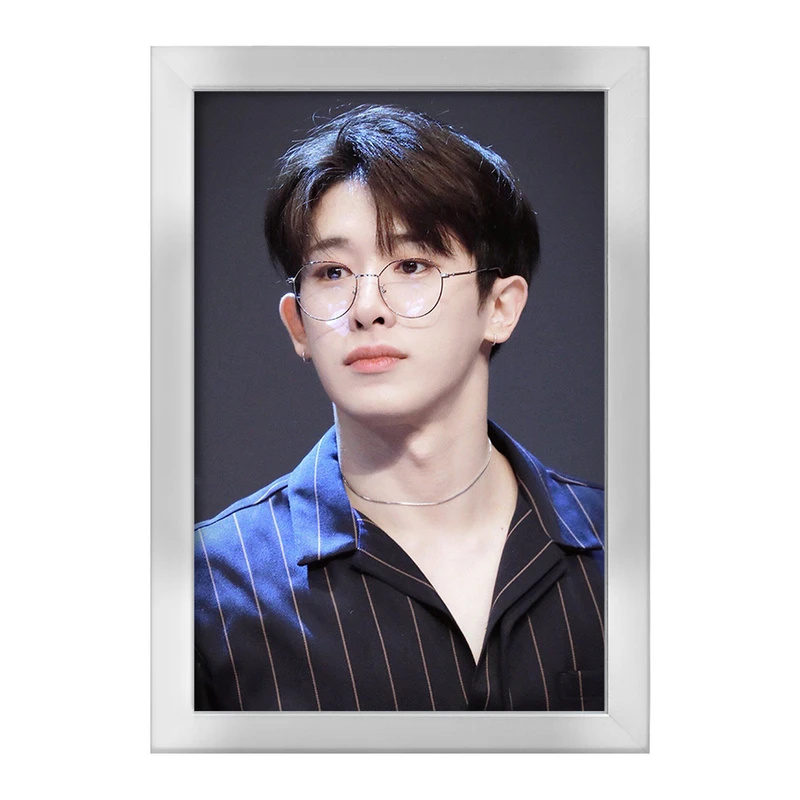 تابلو خندالو طرح ونهو گروه مانستا اکس Monsta X  کد 21188