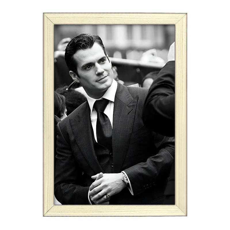 تابلو خندالو طرح هنری کوویل (Henry Cavill) کد F10237