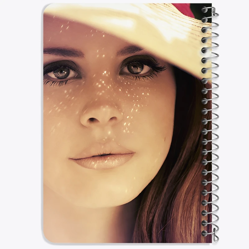 دفتر یادداشت 50 برگ خندالو طرح لانا دل ری (Lana Del Rey) کد F10215