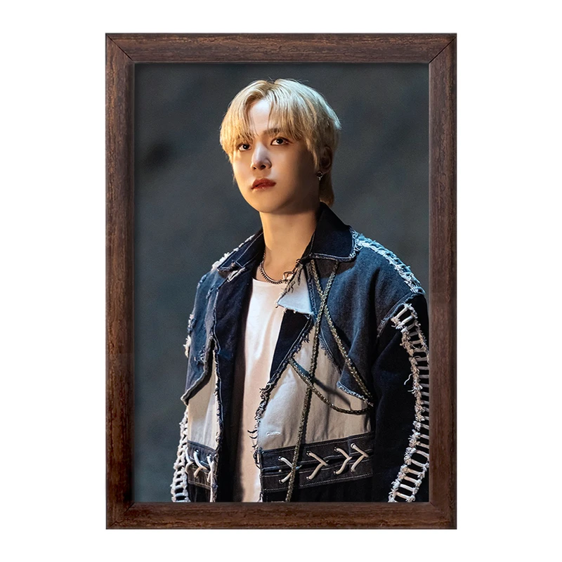 تابلو خندالو طرح یونهو گروه ایتیز ATEEZ  کد 21215