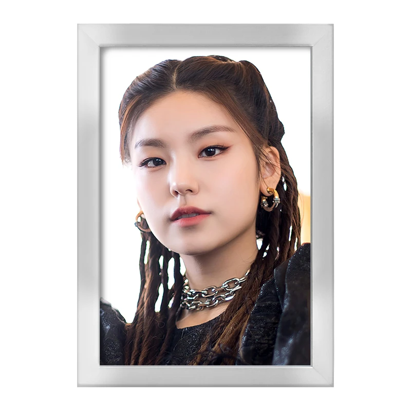 تابلو خندالو طرح یجی گروه ایتزی ITZY  کد 20210