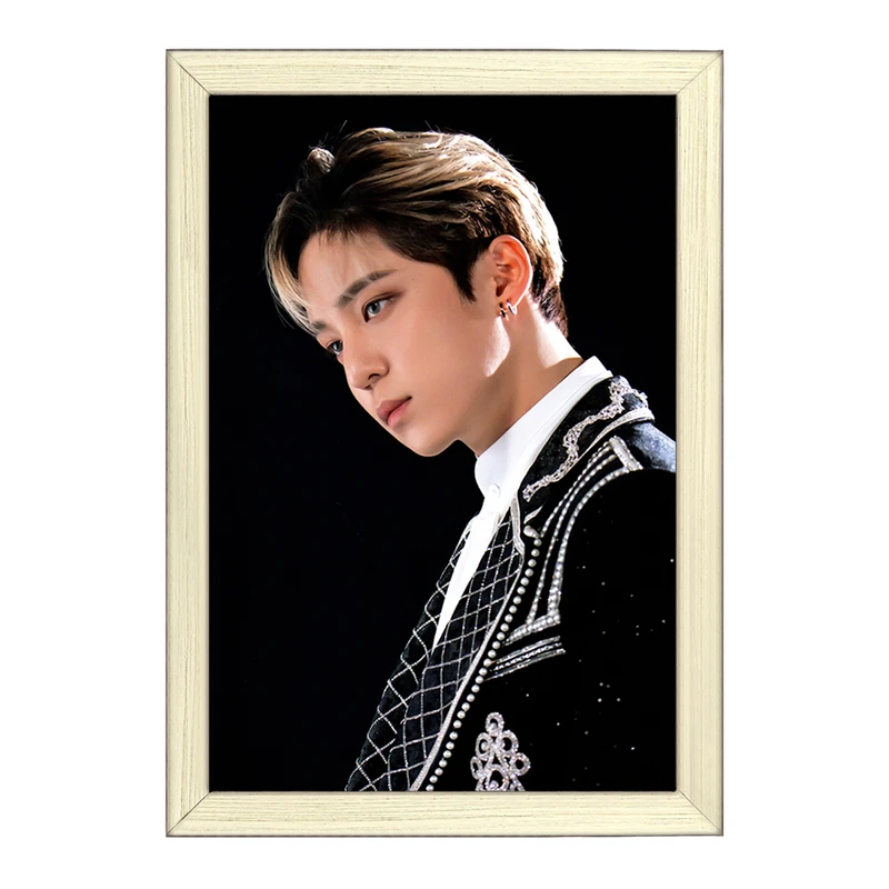 تابلو خندالو طرح یونهو گروه ایتیز ATEEZ  کد 21213