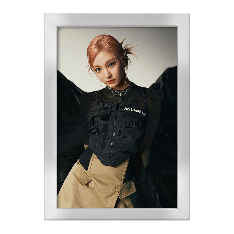 تابلو خندالو طرح نینگ نینگ گروه آسپا Aespa  کد 19731