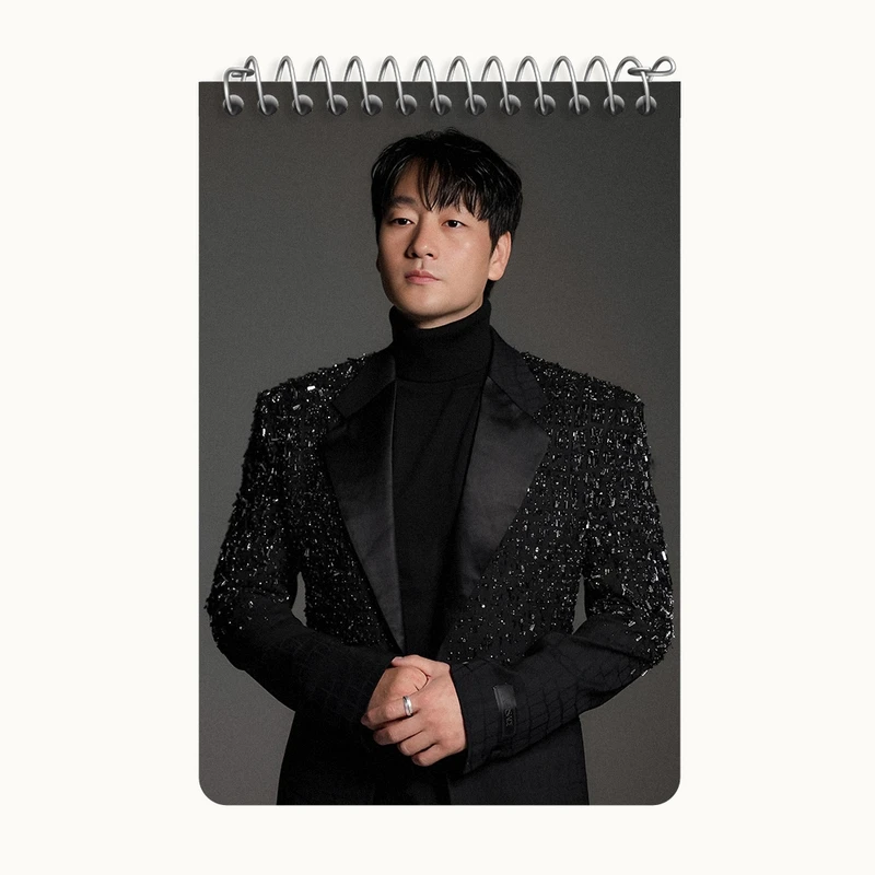 دفتر یادداشت 50 برگ خندالو طرح پارک هه سو کد F11158