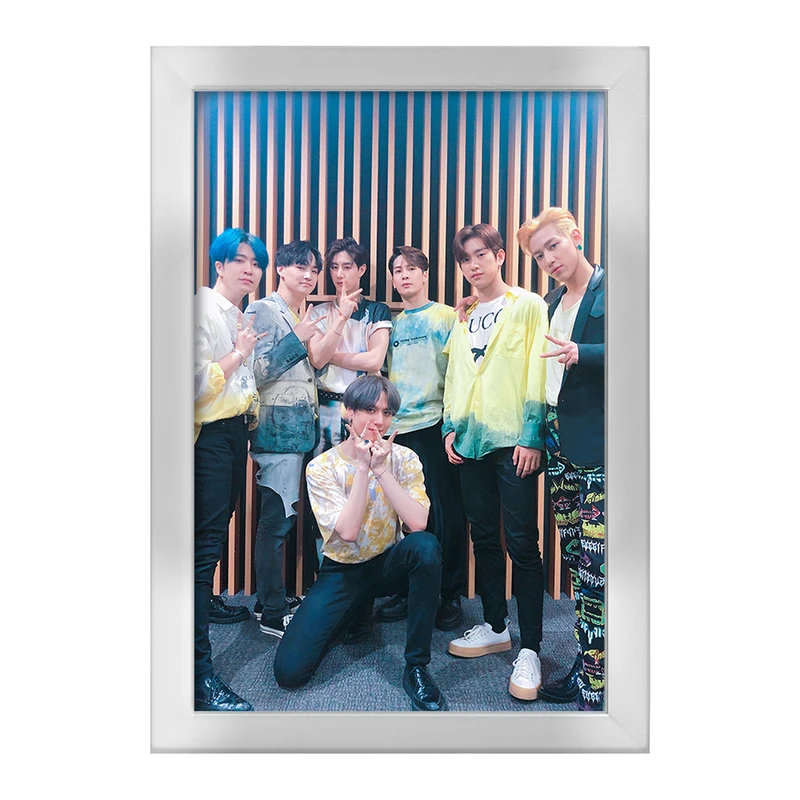 تابلو خندالو طرح گروه گات سون GOT7  کد 21019