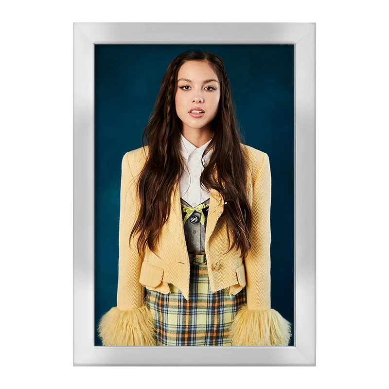 تابلو خندالو طرح اولیویا رودریگو Olivia Rodrigo  کد 19268