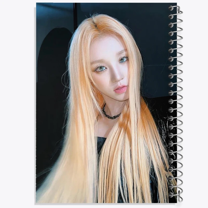 دفتر طراحی 50 برگ خندالو طرح یوکی گروه جی آیدل GIdle  کد 19505