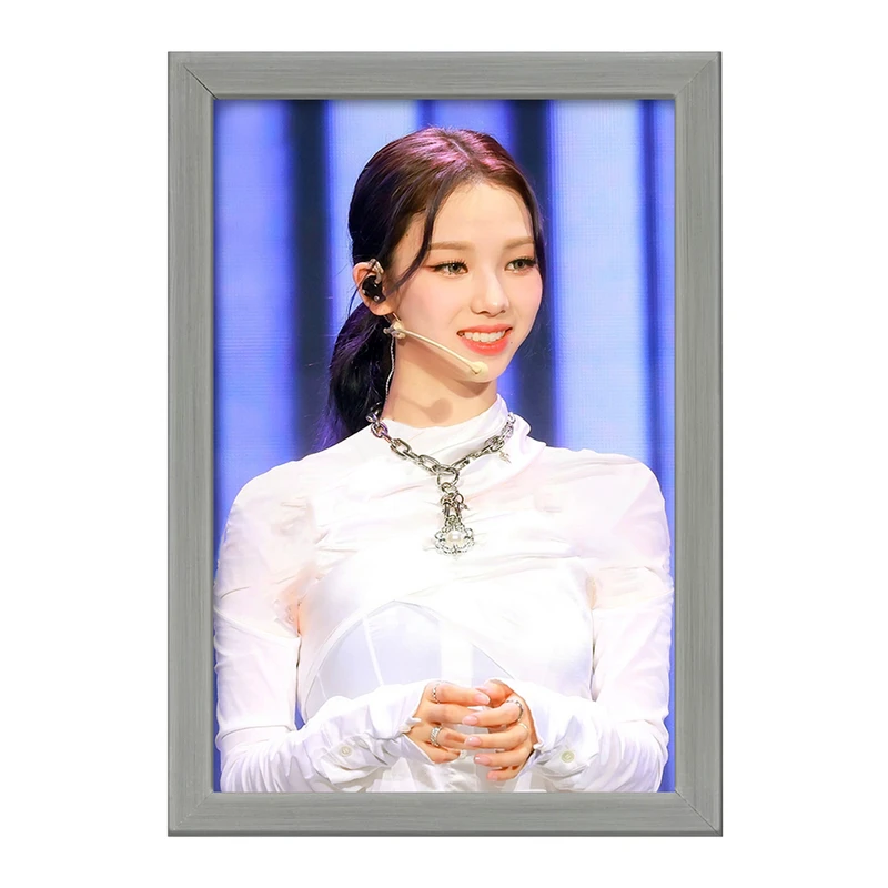 تابلو خندالو طرح کارینا گروه گروه آسپا Aespa  کد 19713