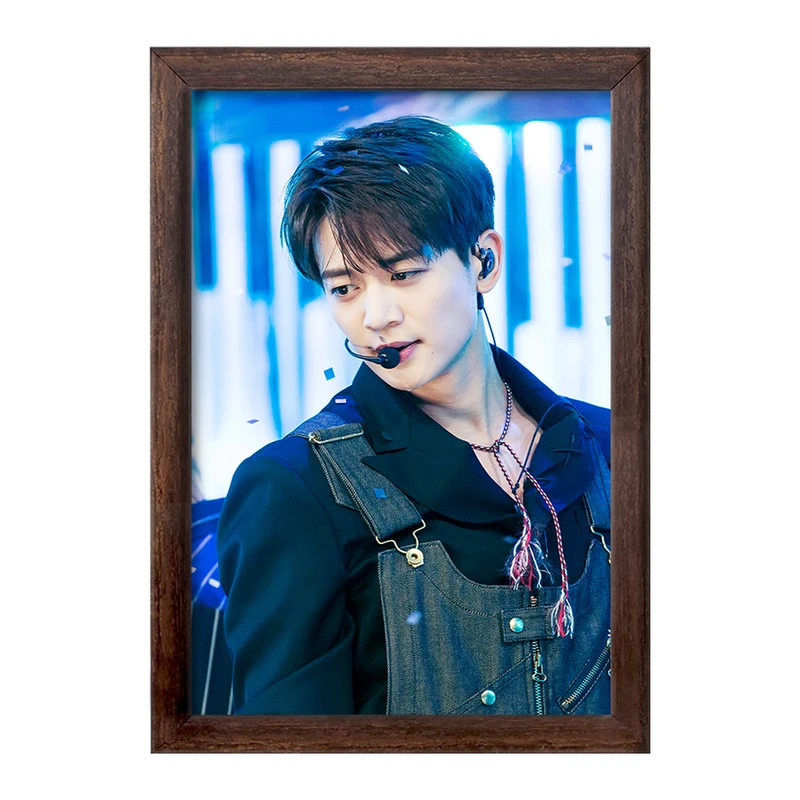 تابلو خندالو طرح مینهو گروه شاینی Shinee  کد 21341