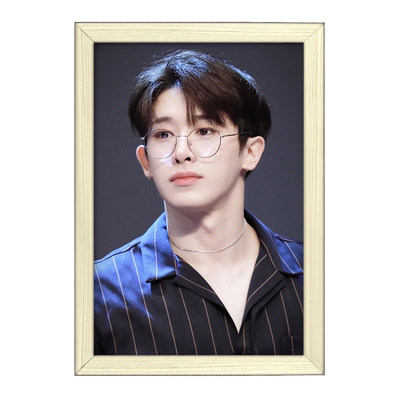 تابلو خندالو طرح ونهو گروه مانستا اکس Monsta X  کد 21188