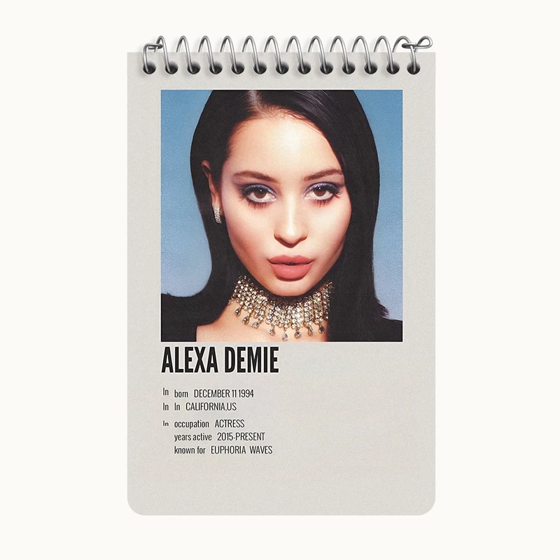 دفتر یادداشت 50 برگ خندالو طرح الکسا دمی (Alexa Demie) کد F13156