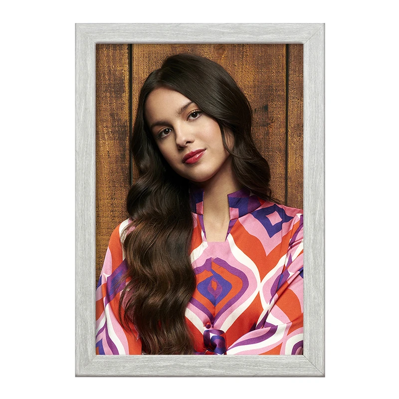 تابلو خندالو طرح اولیویا رودریگو Olivia Rodrigo  کد 19255