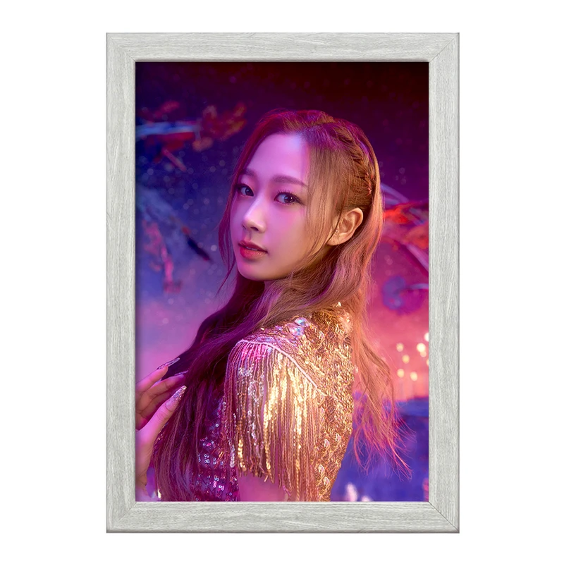 تابلو خندالو طرح جیزل گروه آسپا Aespa  کد 12476