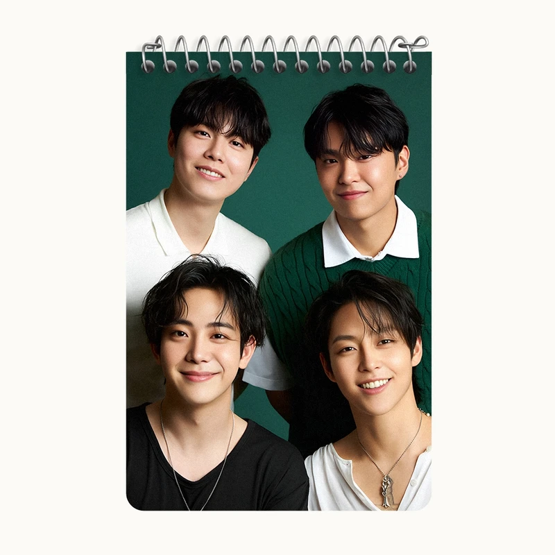 دفتر یادداشت 50 برگ خندالو طرح گروه رز (The Rose) کد F11166