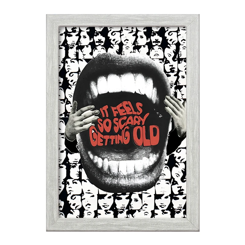 تابلو خندالو طرح It Feels So Scary Getting Old کد F12907