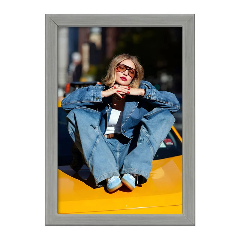 تابلو خندالو طرح جی جی حدید (Gigi Hadid) کد F10207