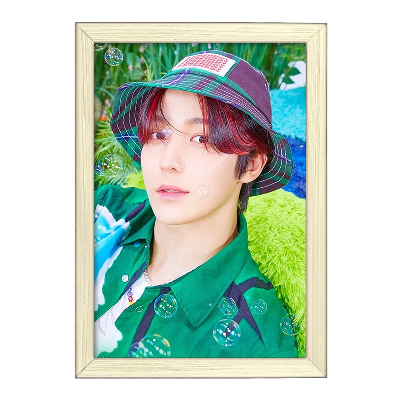 تابلو خندالو طرح یونهو گروه ایتیز ATEEZ  کد 12315