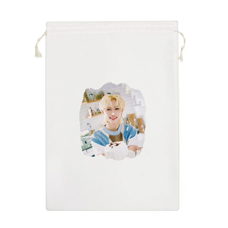 نظم دهنده خندالو مدل فلیکس گروه موسیقی استری کیدز Stray Kids کد 1370-M