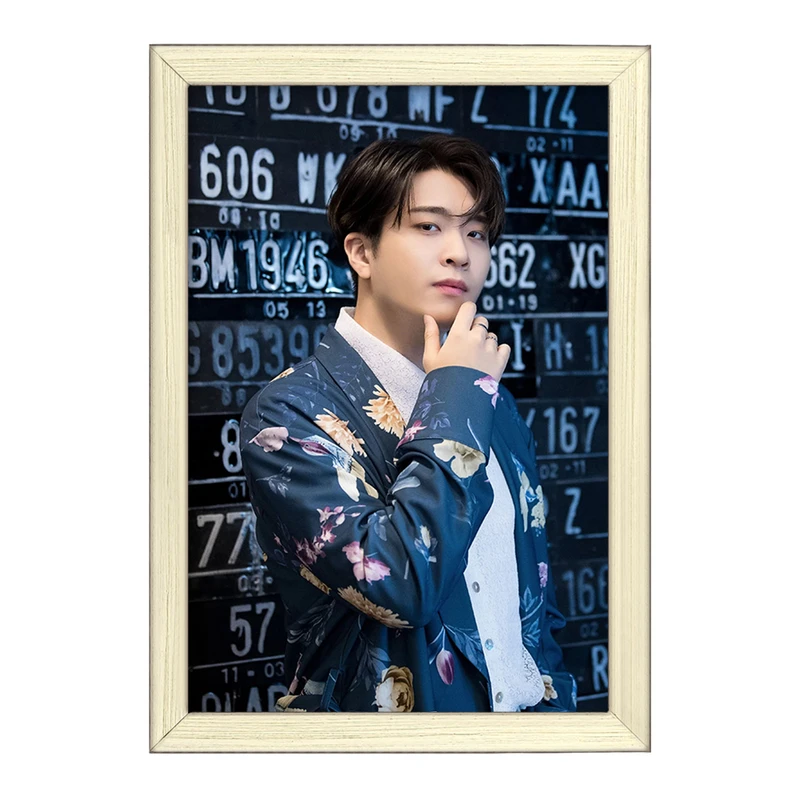 تابلو خندالو طرح یونگجه گروه گات سون GOT7  کد 11638