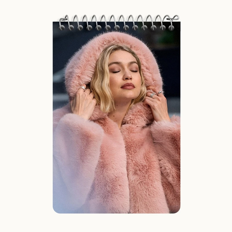 دفتر یادداشت 50 برگ خندالو طرح جی جی حدید (Gigi Hadid) کد F10206