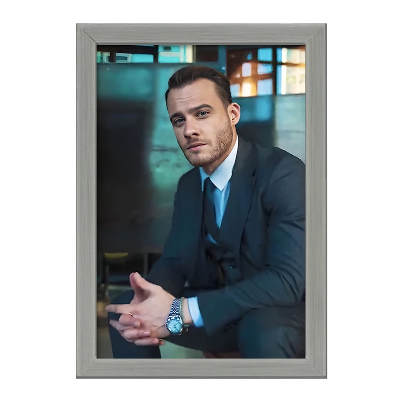 تابلو خندالو طرح کرم بورسین (Kerem Bürsin) کد F10229