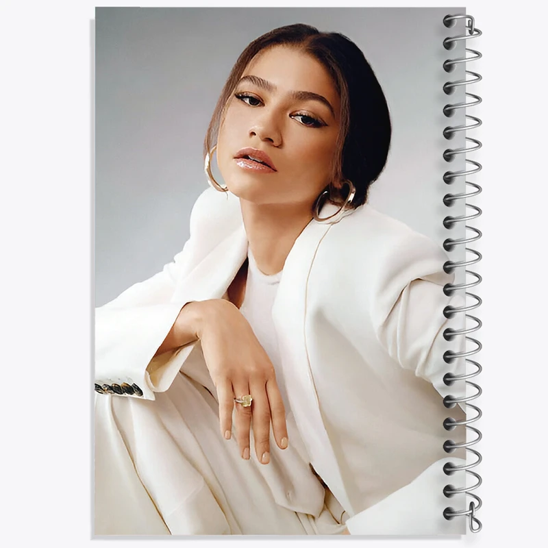 دفتر نقاشی 50 برگ خندالو طرح زندیا (Zendaya) کد F10198