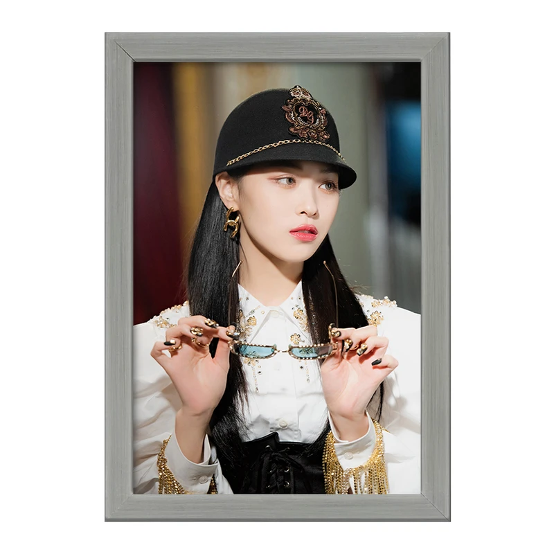 تابلو خندالو طرح ریوجین گروه ایتزی ITZY  کد 20181