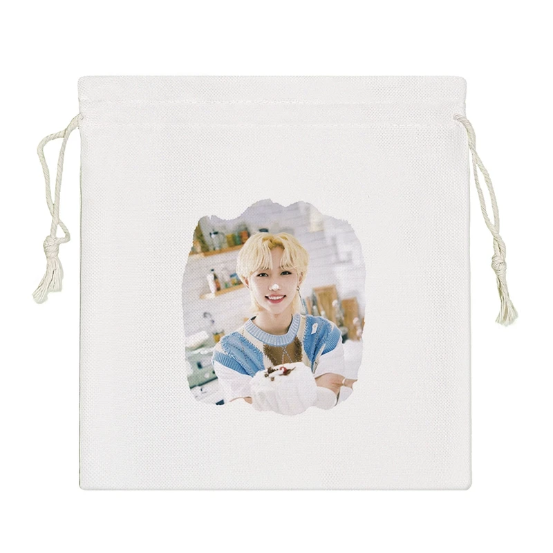 نظم دهنده خندالو مدل فلیکس گروه موسیقی استری کیدز Stray Kids کد 1370-S