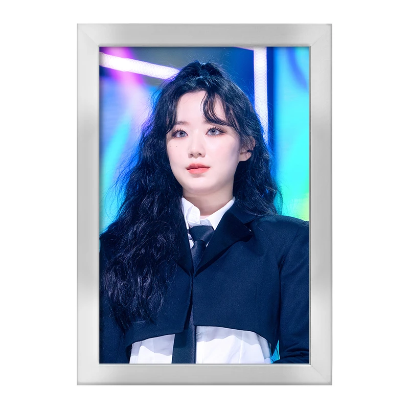 تابلو خندالو طرح شوهوآ گروه جی آیدل Gidle  کد 19549