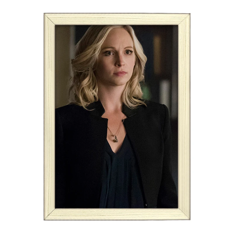 تابلو خندالو طرح کارولاین فوربز خاطرات یک خون آشام  The Vampire Diaries  کد 23687