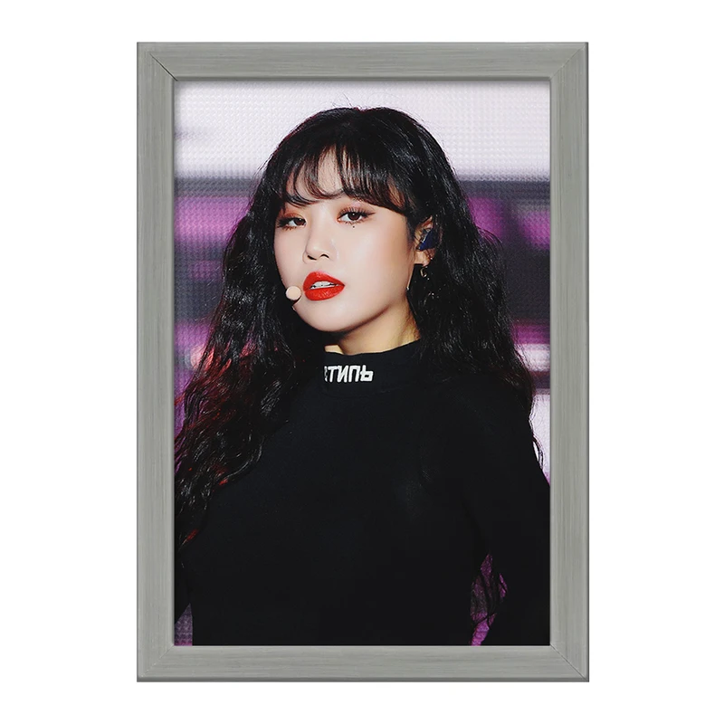 تابلو خندالو طرح سوجین گروه جی آیدل GIdle  کد 19562