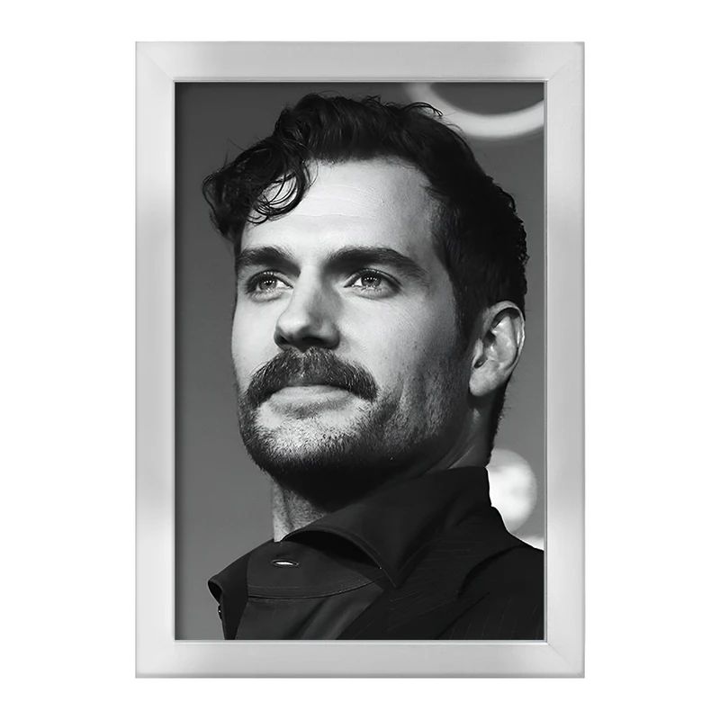 تابلو خندالو طرح هنری کوویل (Henry Cavill) کد F10239