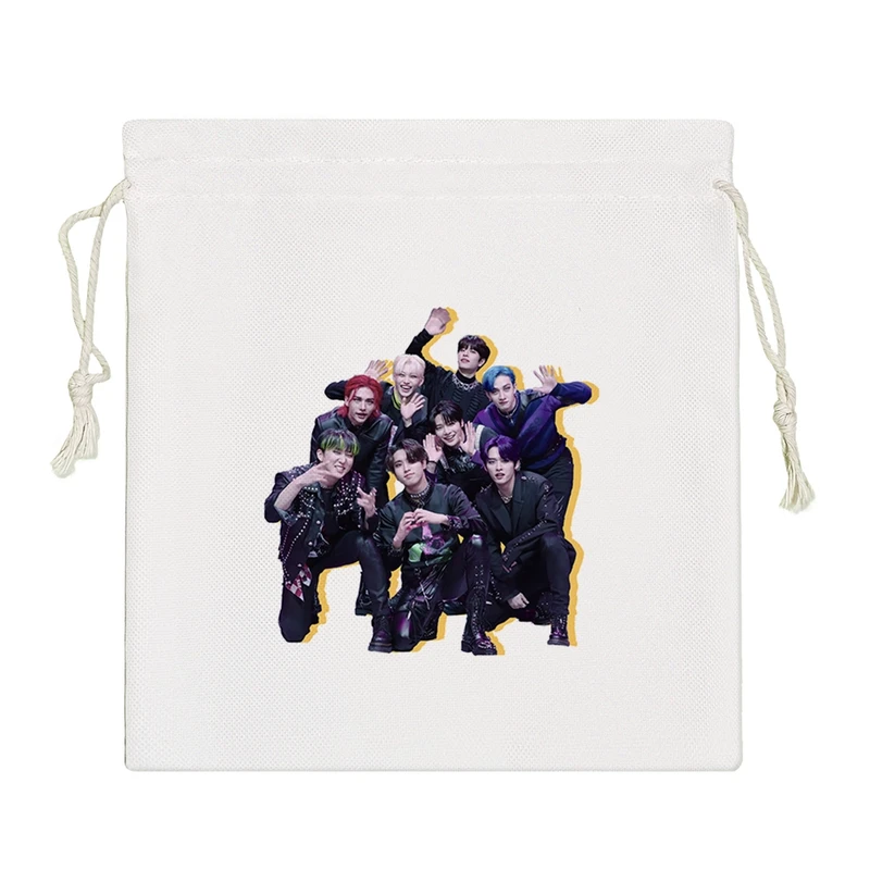 نظم دهنده خندالو مدل گروه موسیقی استری کیدز Stray Kids کد 1367-S