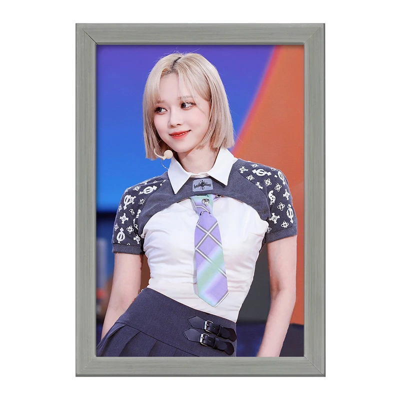 تابلو خندالو طرح وینتر گروه آسپا Aespa  کد 19733