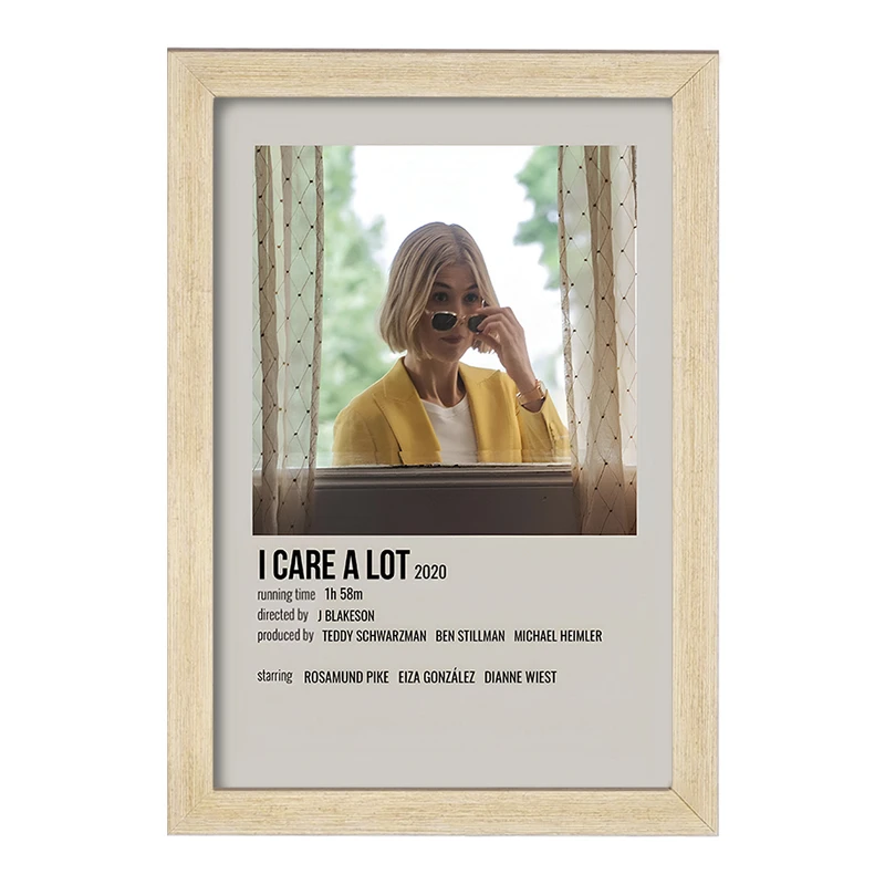 تابلو خندالو طرح من خیلی مراقبم (I Care a Lot) کد F13057