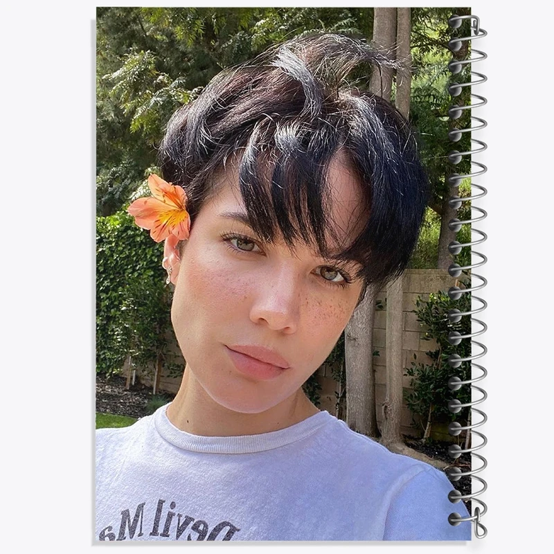 دفتر طراحی 50 برگ خندالو طرح هالزی Halsey  کد 19092