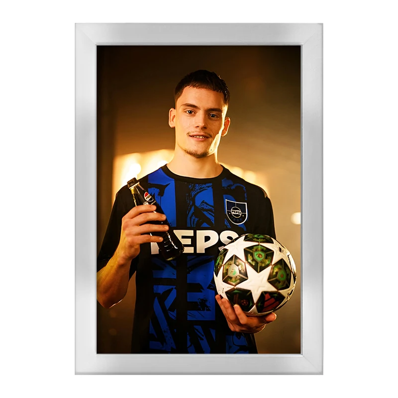 تابلو خندالو طرح فلوریان ویرتز (Florian Wirtz) کد F14336