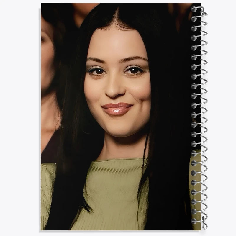 دفتر طراحی 50 برگ خندالو طرح الکسا دمی (Alexa Demiez) کد F10194