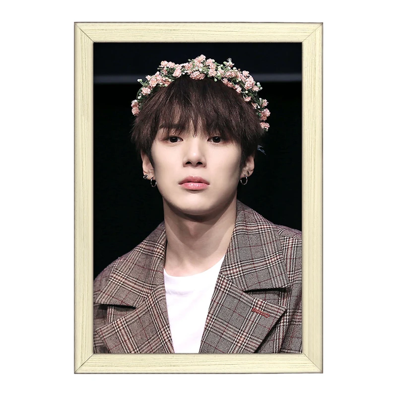 تابلو خندالو طرح مینهیوک گروه مانستا اکس MONSTA X  کد 21165