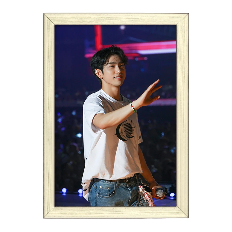 تابلو خندالو طرح جین یونگ گروه گات سون GOT7  کد 20986