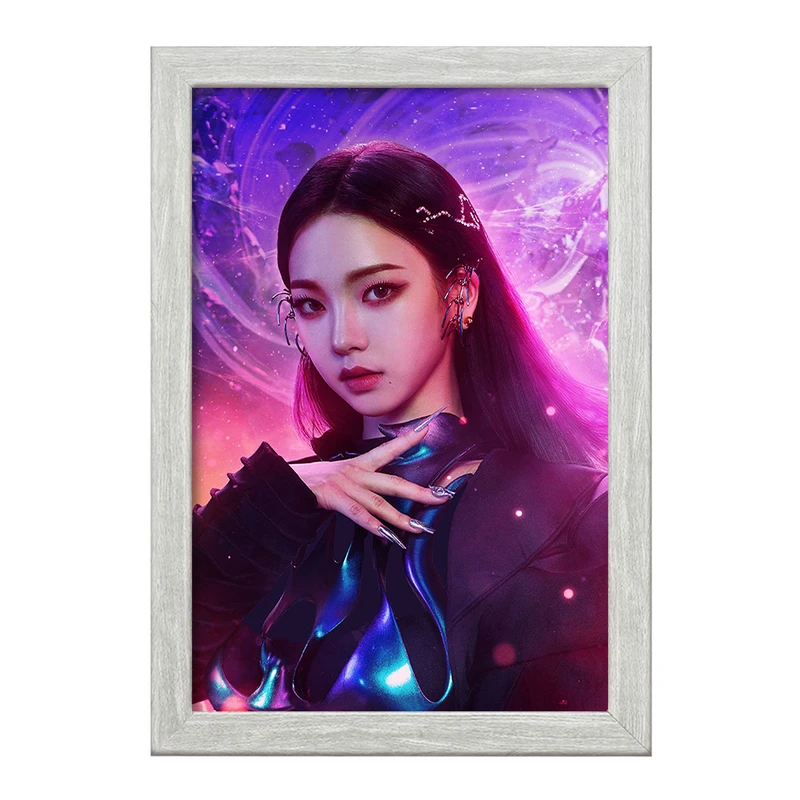 تابلو خندالو طرح نینگ نینگ گروه آسپا Aespa  کد 12480