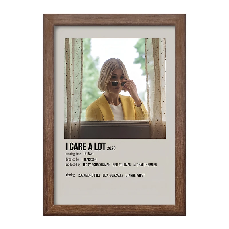 تابلو خندالو طرح من خیلی مراقبم (I Care a Lot) کد F13057