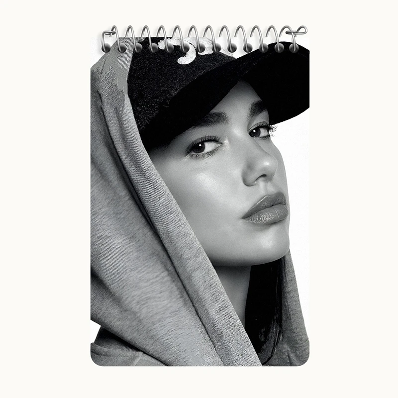 دفتر یادداشت 50 برگ خندالو طرح دوا لیپا (Dua Lipa ) کد F10200
